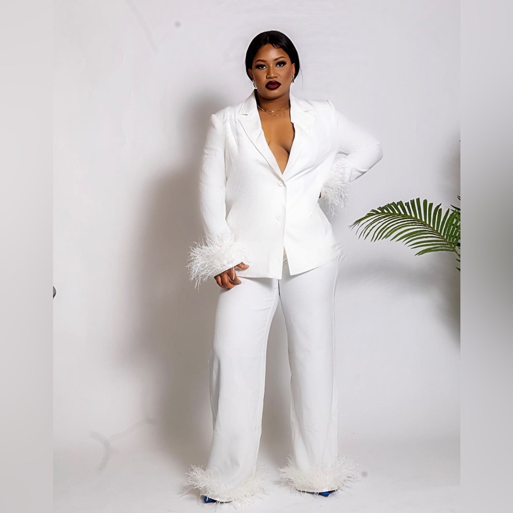 Two piece FEATHER TRIM SUIT - Picture 2 of 2